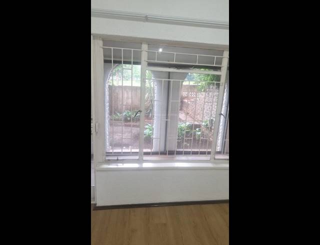 2 BEDROOM PROPERTY TO RENT IN FLORIDA